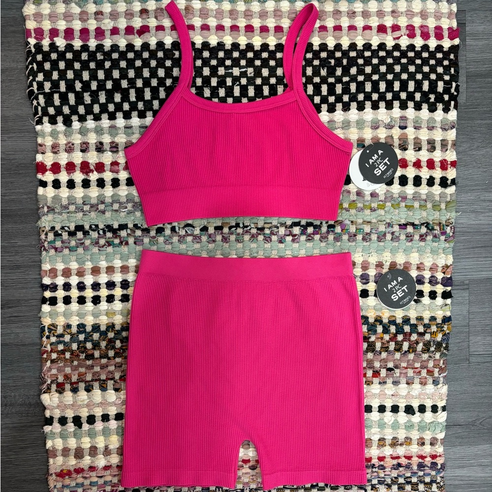 NWT Hot Pink Ribbed Seamless Workout Set Sports Bra and Biker Shorts. Size Large